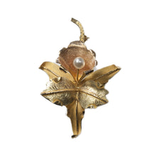Load image into Gallery viewer, &quot;EUGENIE&quot; VINTAGE ART NOUVEAU PEARL FLOWER BROOCH